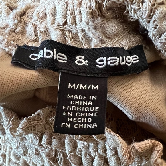 Cable & Gauge brand lace tan sleeveless top size M. - Picture 9 of 9